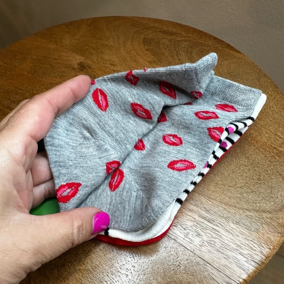 Kate Spade Valentine’s Day lips polka dot stripes shortie crew socks 3 pack - Picture 5 of 7